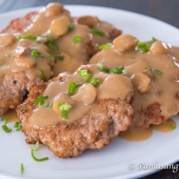 Burger Steak With Mushroom Gravy, Burger Steak Recipe, Pork Patties, Steak With Mushroom Gravy, Burger Steak, Mushroom Gravy Recipe, Mushroom Sauce Recipe, Panlasang Pinoy, Mushroom Burger