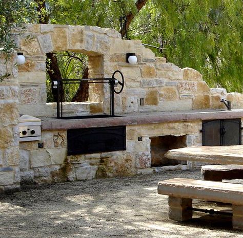 Stone Wall Outdoor Kitchen Mexican Outdoor Kitchen, Summer Kitchens, Stone Bbq, Mediterranean Patio, Rustic Outdoor Kitchens, Rustic Mediterranean, Diy Kitchens, Outdoor Bbq Area, Outdoor Cooking Area