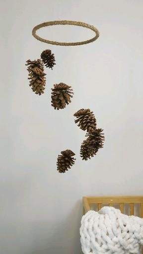 Woodland Themed Nursery, Tre Kunst, Earthy Decor, نباتات منزلية, Pine Cone Decorations, Cones Crafts, Pine Cone Crafts, Themed Nursery, Diy Crafts For Home Decor