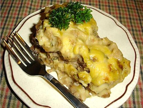 Stove Top Casserole--except I would brown the beef. Stove Top Casserole, Top Casserole Recipes, Stove Top Stuffing, Top Dinner Recipes, Ground Beef Casserole Recipes, Creamy Mushroom Soup, Stuffing Casserole, Stove Top Recipes, Best Meatloaf