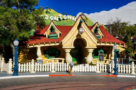 Buildings Reference, Rescue Rangers, Disneyland Pictures, Roger Rabbit, Disneyland Park, Jessica Rabbit, Bounce House, Disney Parks, Travel Journal