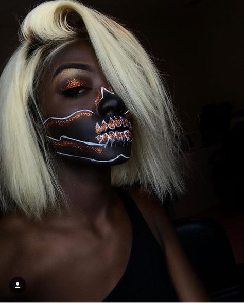 African Barbie, Fantasy Party, Creepy Halloween Makeup, Skeleton Makeup, Cool Halloween Makeup, Halloween Makeup Inspiration, Halloween Costumes Makeup, Fx Makeup, Halloween Photoshoot