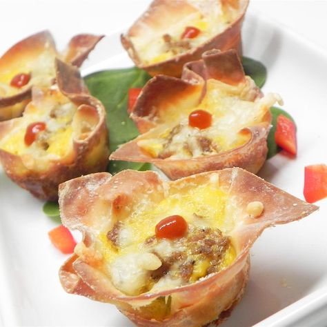 Wonton Egg Cups Dumpling Wrapper Cups, Baked Wontons, Lasagna Cups, Egg Cups Recipe, Eggs In Muffin Tin, Chicken Wontons, Wonton Cups, Bite Size Snacks, Butternut Squash Ravioli