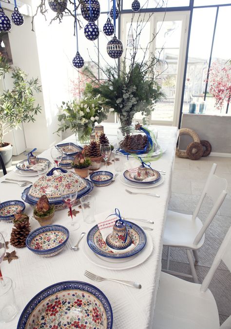 Christmas table Polish Christmas Table, Polish Pottery Table Setting, Polish Pottery Display, Polish Pottery Kitchen, Boleslawiec Pottery, Christmas Tables, Pottery Display, Pottery Table, Polish Christmas