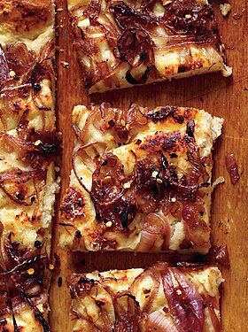 Gorgonzola Bread, Onion Confit, Onion Focaccia, Veg Appetizers, Appetizer Easy, Savory Breads, Savory Bites, Martha Stewart Recipes, Focaccia Recipe