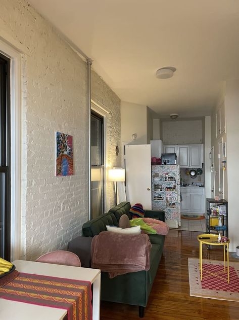 Small New York Apartment Aesthetic, Narrow Apartment, New York Apartment Aesthetic, New York Studio Apartment, Apartment Therapy Small Spaces, She And Her Cat, Long Narrow Living Room, Studio Apartment Living, Long Room