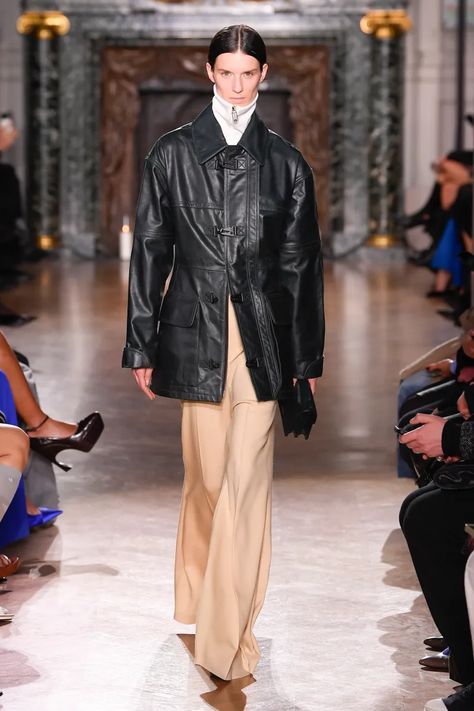 Victoria Beckham Fall 2024 Ready-to-Wear Runway, Fashion Show & Collection Review [PHOTOS] Victoria Beckham Collection, Show Collection, Fashion Show Collection, Fall 2024, Office Outfits, Biker Jacket, Victoria Beckham, New York Fashion, Formal Wear