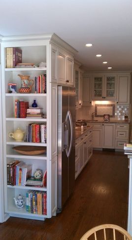 Book case in kitchen for cookbook...look at new house to see if there is a section that can be converted into this. Bookshelves Ideas, Traditional Kitchen Cabinets, Open Kitchen Shelves, Kitchen Cabinet Organization, Storage Area, Book Case, Kitchen Redo, Trendy Kitchen, Kitchen Remodel Idea