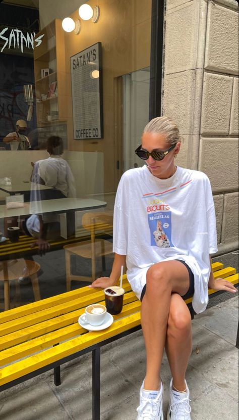 West Coast Casual Fashion, Scandi Summer Style, Denmark Street Style, Scandinavian Summer Outfit, Nashville Outfits, City Outfits, Looks Street Style, Instagram Summer, Mode Inspo