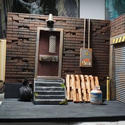 1/12 alley diorama (Marvel Legends) Custom Diorama / Playset Alley Diorama, Comic Book Wall Display, Diy Diorama, Diorama Diy, Comic Display, Cardboard City, Diorama Ideas, Diy Doll Miniatures, Marvel Legends Series