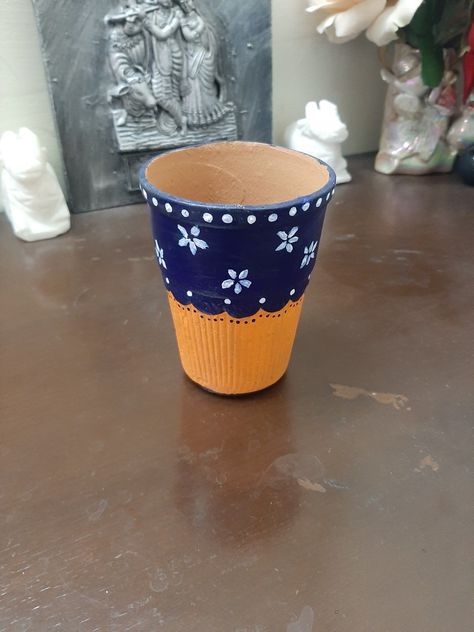 Mud Cup Painting, Mud Pot Decoration Ideas, Terracota Painting, Clay Cup Painting Ideas, Kulhad Painting, Pot Painting Ideas Creative, Object Painting, Acrylic Paint Bottles, Cup Painting