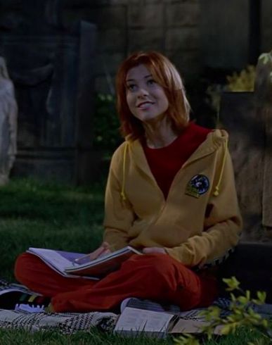 willow, buffy style season 4 'the freshmen' Willow Buffy, Willow Rosenberg, Go Study, Buffy Style, Graveyard, Season 4, On Instagram