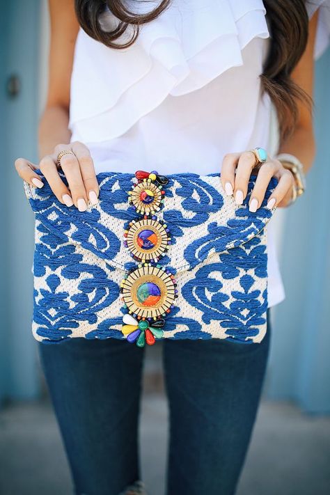 Pochette Diy, Southern Curls And Pearls, Diy Clutch, Embroidered Clutch, Skirt Maxi, Handbag Heaven, Skirt Mini, Diy Bag, Bago