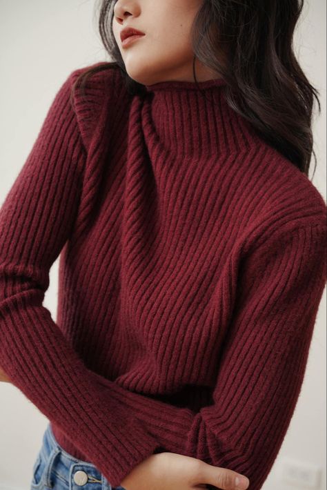 Aubergine Outfit, Dark Red Sweater, Red Sweater Outfit, Dream Style, Easy Trendy Outfits, Red Sweater, Autumn Season, Brown Aesthetic, Autumn Aesthetic