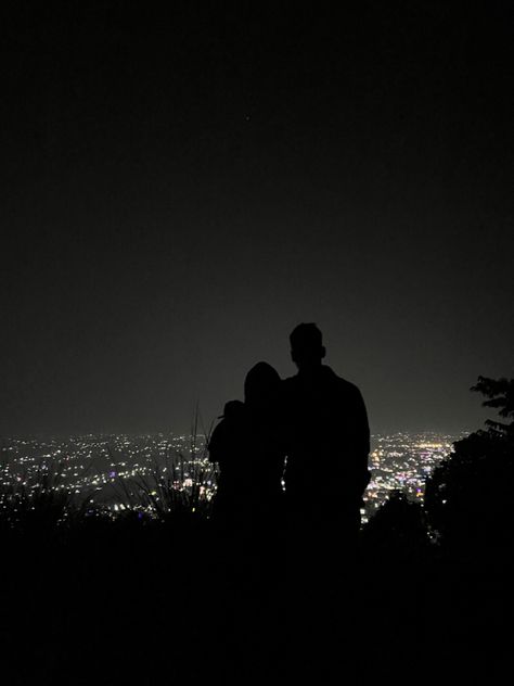 Night Couple Snap, Night Couple Pic, Rumors Aesthetic, Fake Boyfriend Snapchat Pictures, Mens Photography, Couple Edits, Fake Boyfriend, Fireworks Pictures, Beautiful Love Images