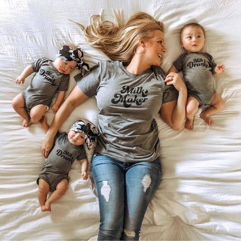 Triplets Photography, Triplets Pregnancy, Pregnancy Facts, High Risk Pregnancy, Expecting Twins, Pregnancy Symptoms, The Right Man, Baby Development, Pregnant Belly