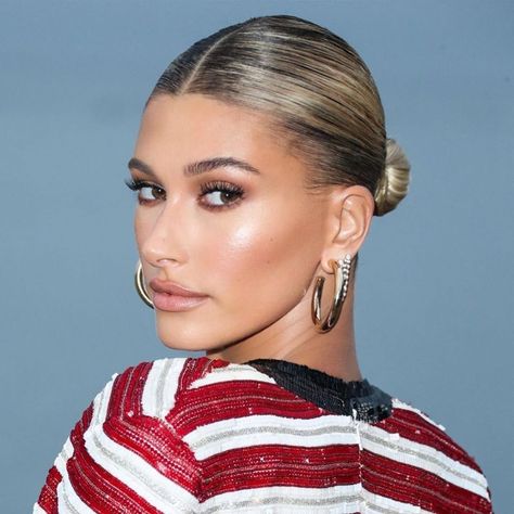 Wet Look Hair, Front Braids, Twist Ponytail, Small Braids, Sleek Ponytail, Hailey Baldwin, Stylish Hair, Pavlova, Wet Hair