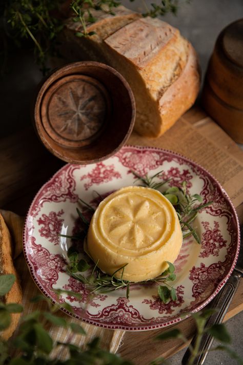 How to Make & Mold Fresh Butter — Under A Tin Roof Vintage Butter Molds, Compound Butter Recipe, Fresh Butter, Gourmet Grilling, Butter Molds, Churning Butter, Compound Butter, Elegant Desserts, Homemade Butter