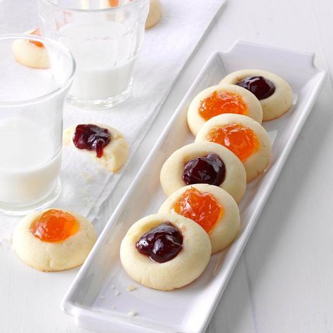 Jeweled Thumbprints Best Thumbprint Cookies, Soft Ginger Cookies, Best Christmas Cookie Recipe, Thumbprint Cookies Recipe, Christmas Desserts Easy, Kiss Cookies, Butter Cookies Recipe, Best Christmas Cookies, Desserts For A Crowd