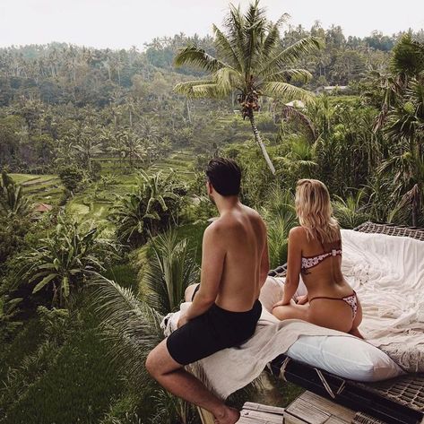 Bali Couple, Sport Couple, Outdoor Showers, Couple Photo, Beautiful Place, Photo Inspiration, Beautiful Places, Bali, Travel