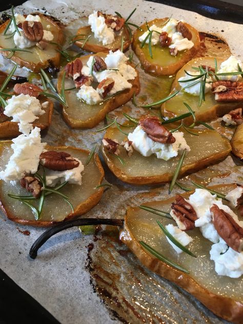 Honey Thyme Roasted Pears, Pears With Goat Cheese, Roasted Pear Salad Recipes, Savoury Pear Recipes, Baked Pears With Goat Cheese, Roasted Pears Recipes, Savory Pear Recipes, Side Foods, Romantic Picnic Food