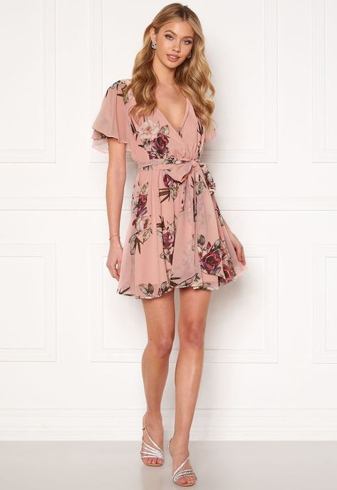 Hannah Edwinson, Hanna Edwinson, Flutter Dress, Woman Fashion, Warm Weather, My Girl, Mini Dress, Floral, Clothes