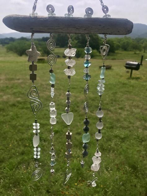 Windchimes Aesthetic, Crystal Mobile Diy, Aesthetic Windchimes, Wire Wrapped Wind Chime, Dyi Glass Wjne Bottle Wind Chime, Diy Wind Chimes, Crystal Suncatchers, Fun Diy Crafts, Dream Room Inspiration