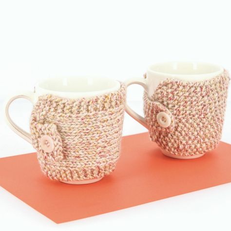 Mug Cozy Pattern, Crochet Mug Cozy, Mug Cozy, Yarn Crafts, Sugar Bowl Set, Coffee Cups, Harry Potter, Mug, Plaid