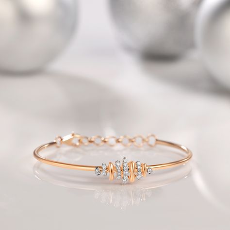 Tis the season to sparkle! End this year on a glimmering note with our #Crescendo collection! Diamond Bangles Indian, Tanishq Jewellery, Diamond Jewellery Designs, Diamond Bangles, Designer Diamond Jewellery, Bracelets Design, Bangles Indian, India Jewelry, Diamond Bangle