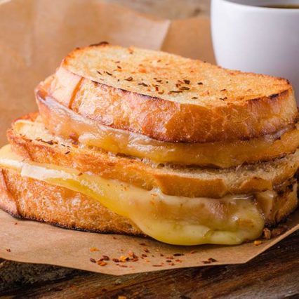 Swiss Grilled Cheese, Port Salut Cheese, Good Grilled Cheese, Port Salut, Bread Calories, Jalapeno Popper Grilled Cheese, Perfect Grilled Cheese, Grill Cheese Sandwich Recipes, Panini Recipes