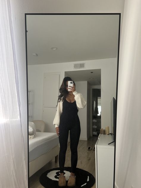 Legging Jumpsuit Outfit Winter, Cozy Jumpsuit Outfit, Legging Jumpsuit Outfit, Jumpsuit Outfit Winter, Lazy Dinner, Don't Know What To Wear, Outfit For Fall, Fashion Layout, Lazy Day Outfit