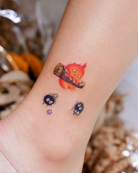 Small Adorable Tattoos, Studio Ghibli Soot Sprites Tattoo, Tattoo Fingers, Funny Small Tattoos, Miyazaki Tattoo, Small Japanese Tattoo, Tatuaje Studio Ghibli, Studio Ghibli Tattoo, Tattoo Thoughts