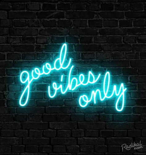 Good Vibes Only Neon Sign, Popular Signs, Good Vibes Wallpaper, Pink Neon Wallpaper, Turquoise Aesthetic, Blue Aesthetic Wallpaper, Neon Signs Quotes, Neon Quotes, Laptop Wallpapers