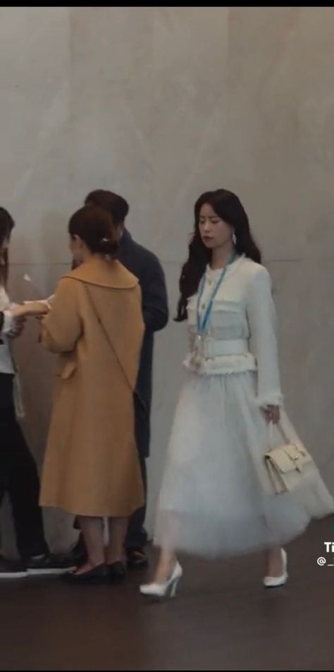 The Glory Park Yeonjin Outfits, Lim Ji Yeon The Glory Outfit, The Glory Yeon Jin Outfit, The Glory Outfit Park Yeon Jin, Kdrama Rich Girl Outfit, Park Yeon Jin Outfits, The Glory Kdrama Outfit, Kdrama Outfits Women Rich, The Glory Outfit