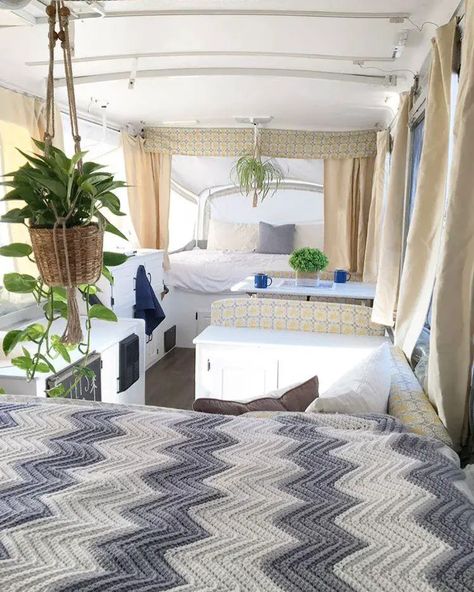 Camper Makeover Ideas, Tent Trailer Remodel, Best Pop Up Campers, Popup Camper Remodel, Pop Up Tent Trailer, Pop Up Trailer, Camper Trailer Remodel, Camper Hacks, Caravan Renovation