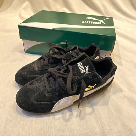 Nib Puma Women’s Sneakers. No Rips Or Stains. See Pics Pumas Outfits Women, Black Puma Shoes Outfit, 2000s Shoes Sneakers, Puma Shoes Women Outfit, Puma Outfit Women, Fashion Development, Black Puma Shoes, 2000s Shoes, Puma Shoes Women