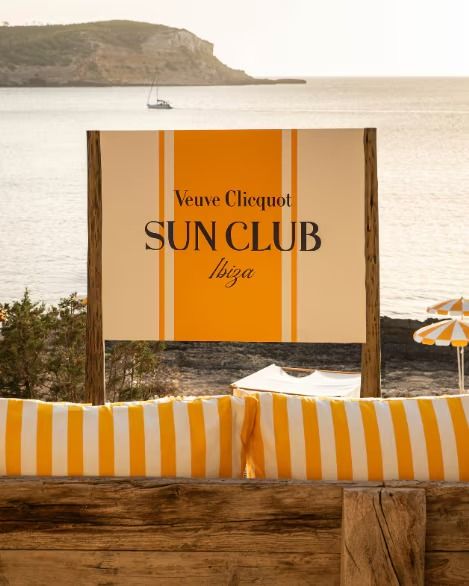 Veuve Clicquot Sun Club Ibiza Banner Veuve Clicquot Aesthetic, Motel Ideas, Poolside Ideas, Ibiza Aesthetic, Record Bar, Ibiza Beach Club, Veuve Cliquot, Mediterranean Summer, Pizza And Beer