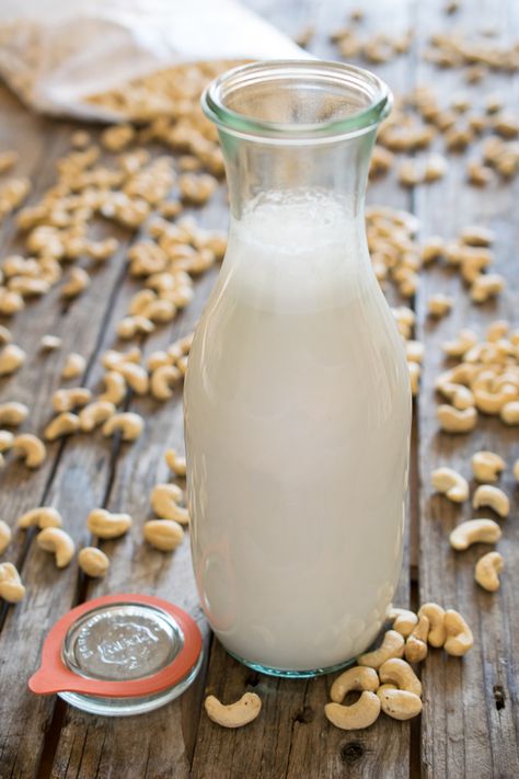 It's super easy to make delicious Cashew Milk at home! Better than the store-bought kind! Almond Cow, Homemade Cashew Milk, Homemade Smoothies, Vegan Milk, Cashew Milk, Family Feast, Milk Alternatives, Dairy Free Milk, Nut Milk