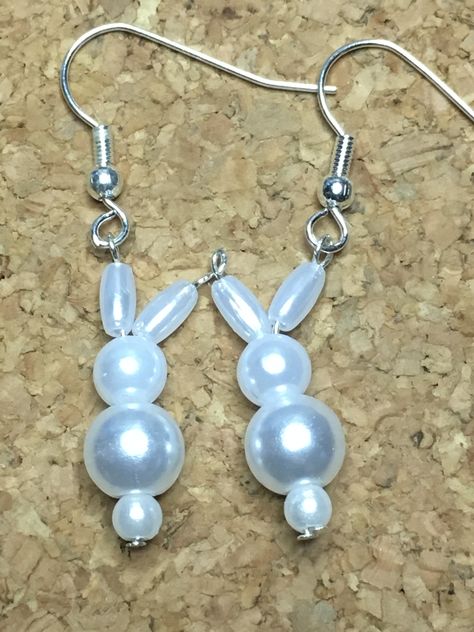 Pearly Bunny Earrings Jewelry Packaging Diy, Easter Jewelry, Bunny Earrings, Tiffany Jewelry, Necklace Simple, Homemade Jewelry, Holiday Earring, Holiday Jewelry, Diy Schmuck