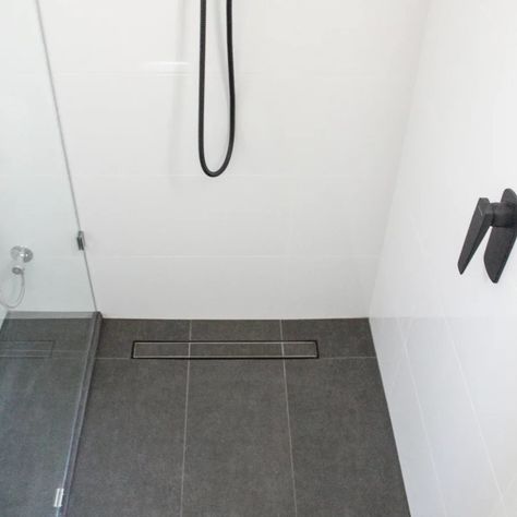 Wet Room Drainage, Bathroom Drainage Floor Drains, Bathroom Drain Ideas, Shower Drain Ideas, Narrow Bathroom Layout, Bathroom Drainage, Floor Drain Bathroom, Small Shower Room, Bathroom Lighting Design