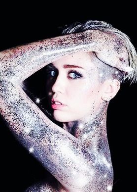 Miley Cyrus John Rankin, Glitter Photography, Glitter Fashion, High Fashion Photography, Body Glitter, Maquillage Halloween, Shoot Inspiration, Foto Inspiration, Miley Cyrus