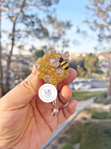 1.5 Honeycomb W/ 3D Bee Badge Reel Nurse Badge Holder Teacher ID Card Holder Interchangeable - Etsy Nurse Things, Nursing Motivation, Nursing Badge, Lab Week, Surgical Tech, Teacher Badge, Nurse Badge Holders, Medical Assistant, Front Hand