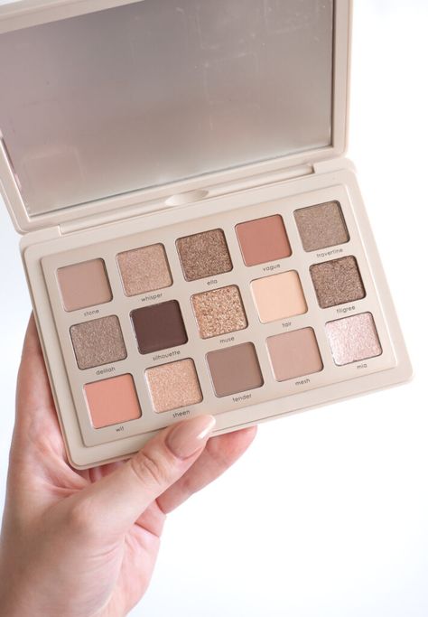 Natasha Denona I Need A Nude Palette, Natasha Denona Palette, Natasha Denona Eyeshadow, Best Eyeshadow Palette, Glossy Eyes, Makeup Wishlist, Nude Palette, Beauty Organization, Eyeshadow Base