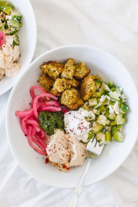 Easy Falafel Salad Bowl With Ingredients from Trader Joe's - By Gabriella Falafel Salad Bowl, Easy Falafel, Falafel Bowl, Falafel Salad, Persian Cucumber, Homemade Hummus, Pickled Red Onions, Cheat Meal, Healthy Food Choices