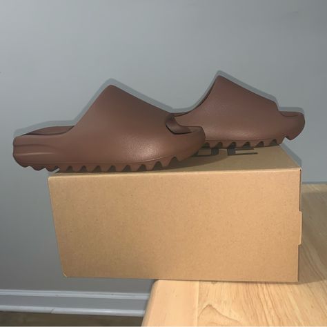 Adidas Yeezy Slide Flax . Men’s Size 7 , Which Equates To A Women’s Size 8 . New With The Original Box . Yeezy Womens, School Wishlist, Adidas Shoes Yeezy, Adidas Yeezy Slide, Yeezy Slides, School List, Mens Slides, Color Cafe, Yeezy Shoes