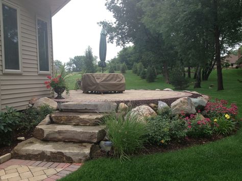 Retaining Wall Patio, Boulder Retaining Wall, Outdoor Patio Ideas Backyards, Patio Edging, Garden Retaining Wall, Raised Patio, Patio Steps, Tropical Garden Design, Patio Deck Designs