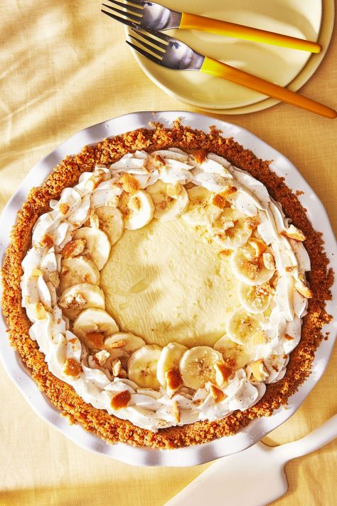 This banana pudding pie is like no other pie you've had before. A browned butter-vanilla wafer crust, a silky custard, and the vanilla bean whipped cream make this pie taste just like banana pudding, but with a twist. Nutmeg adds a warm flavor to the crust, working hand in hand with browned butter to provide depth to the dish. And the whipped cream is light and fluffy, with a great vanilla flavor from a whole vanilla bean. (If you can't find a bean, substitute one teaspoon vanilla bean paste.) #desserts #pie #summerpies #summerrecipes #southerndesserts Banana Cream Pie With Vanilla Wafers, Banana Cream Pie Vanilla Wafers, Vanilla Pudding Pie Recipes, Vanilla Bean Whipped Cream, Banana Pudding Pie, Desserts Pie, Pudding Pie Recipes, Banana Pudding Pies, Vanilla Wafer Crust