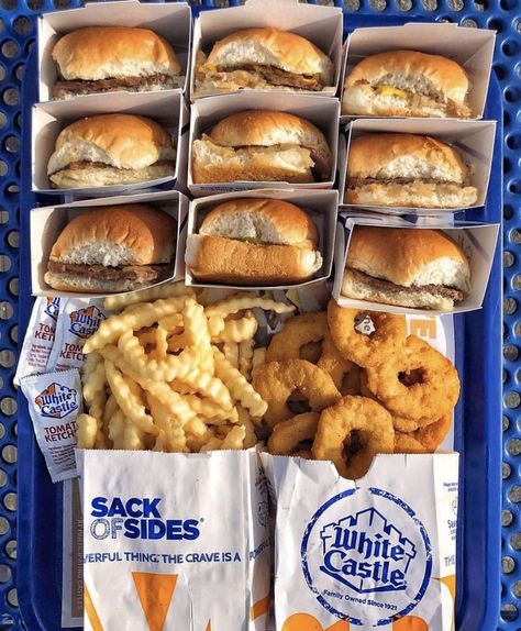 White Castles, White Castle Hamburgers, White Castle Burgers, Castle Ideas, American Fast Food, Plain Bread, Party Food Buffet, White Castle, Slider Buns