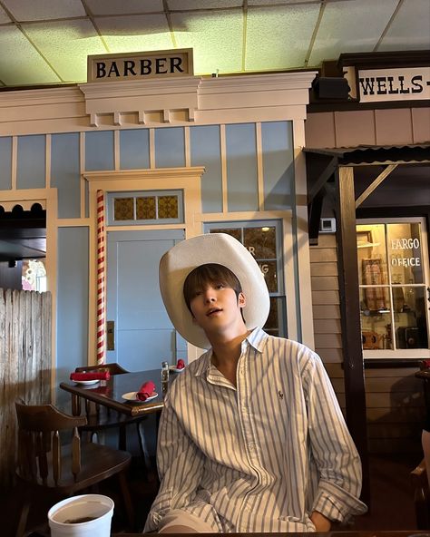 윤호 (YUNHO) | Yeeee Haw!!!!🤠 #Yunhois3gram | Instagram Ateez Boyfriend Material, Ateez Boyfriend, Blue Grey Hair, Yunho Ateez, Jeong Yun-ho, Stevie Ray, Wells Fargo, Best Kpop, Woo Young