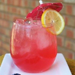 Blueberry Lemonade - Allrecipes.com Easy Lemonade Recipe, Pink Lemonade Recipes, Infused Lemonade, Flavored Lemonade, Lemonade Bar, Homemade Lemonade Recipes, Ginger Lemonade, Pineapple Lemonade, Perfect Summer Drink